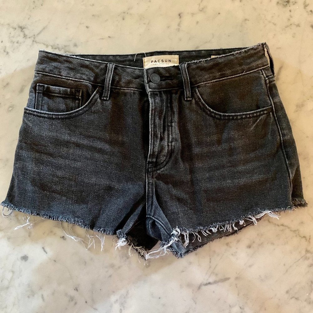 PACSUN Mid Rise Button Fly Black Frayed Short 24